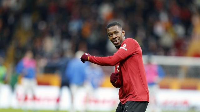 Galatasaray'da gözden düşen Carlos Cuesta'ya sürpriz bir talip daha geldi! Brezilya ekibi Vasco'nun oyuncuyu kadrosuna katmak istediği öğrenildi...