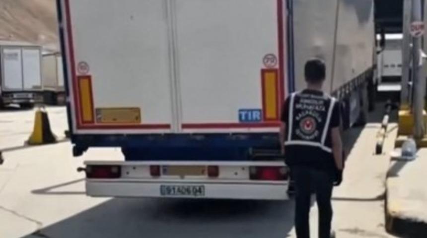 Yüksekova'da tırda 65 kilo uyuşturucu ele geçirildi