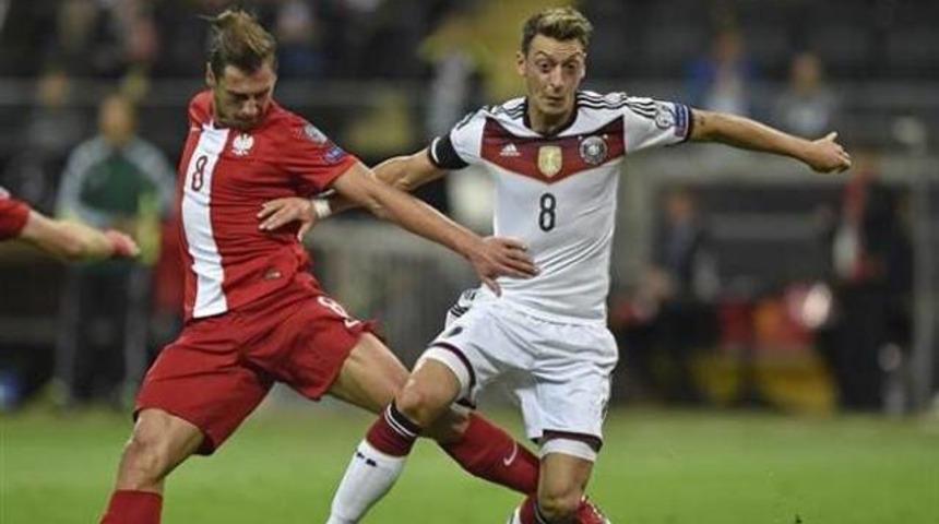 Futbol tarihinde bir ilk! Almanya'da 3 T&uuml;rk