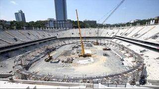 Vodafone Arena'da çatı gecikmesi