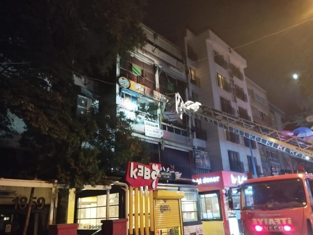 Ankara’da 4 katlı binada yangın çıktı 1