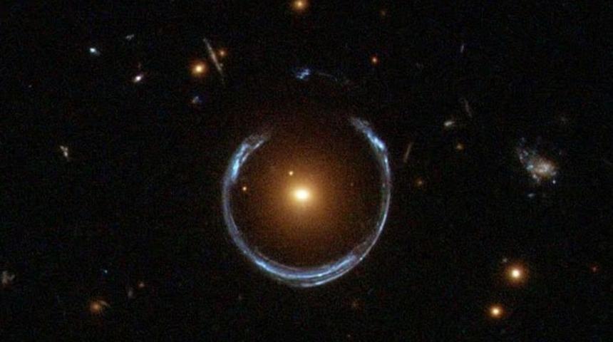 Dünyanın en büyük kara deliği keşfedildi! Madde yutmuyor, 36 milyar güneş kitlesine sahip