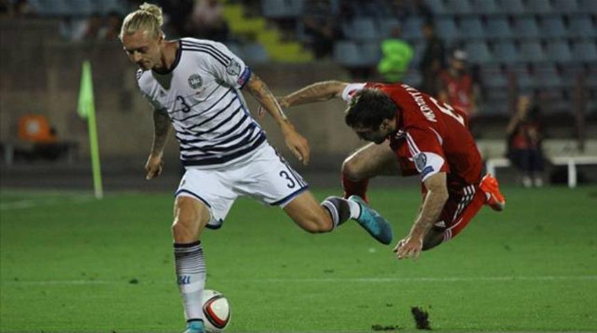 Fenerbah&ccedil;e'ye bir k&ouml;t&uuml; haber de Kjaer'den