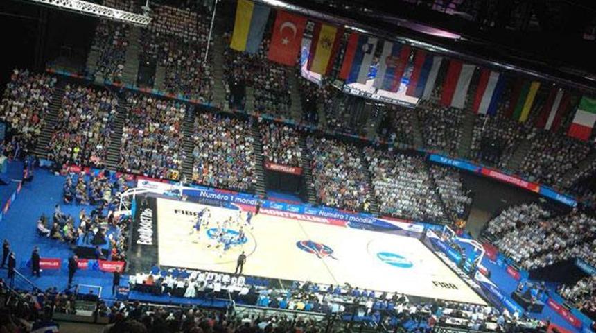 Nazi selamına 1 yıl hapis cezası