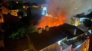 Tavşanlı’da kuaför dükkanında yangın