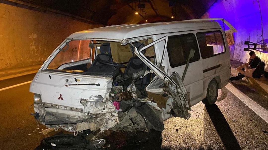 TEM de 7 aracın karıştığı zincirleme kaza! 5 yaralı 1