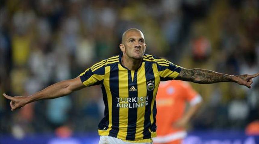 1.92'lik Fernandao savunmaya ge&ccedil;iyor!