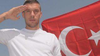 Podolski Almanya'yı ayağa kaldırdı!