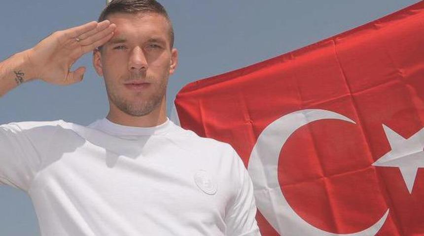 Podolski Almanya'yı ayağa kaldırdı!