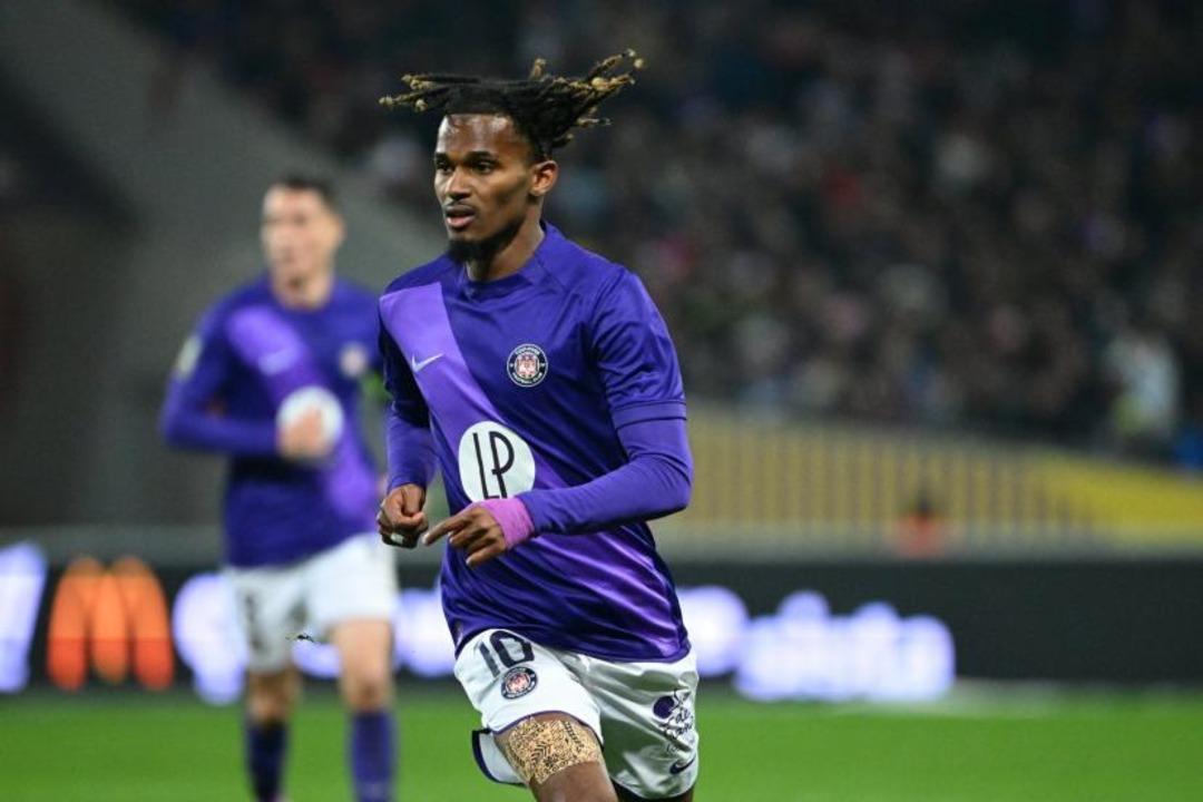 Süper Lig devi Beşiktaş Fransız ekibi Toulouse un uçağı Yann Gboho ile ilgileniyor! Genç oyuncuya teklif bile yapıldı... 2