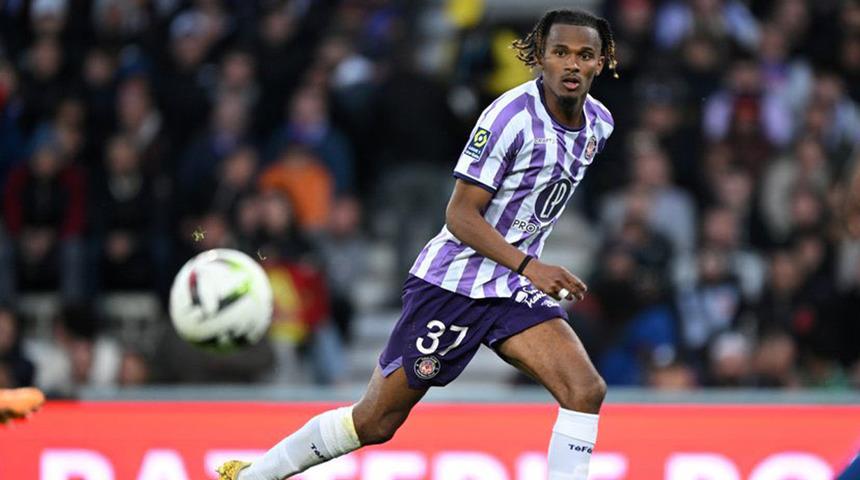 Süper Lig devi Beşiktaş Fransız ekibi Toulouse'un uçağı Yann Gboho ile ilgileniyor! Genç oyuncuya teklif bile yapıldı...