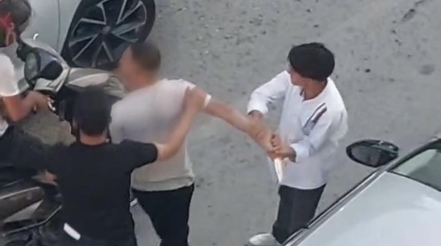 Van’da trafikte bıçaklı kavga