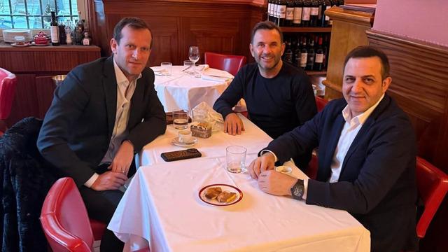 Galatasaray menajer George Gardi'ye yetkiyi verdi! Gardi İngiltere'ye uçuyor... Transferin sonlanması için büyük uğraş veriliyor