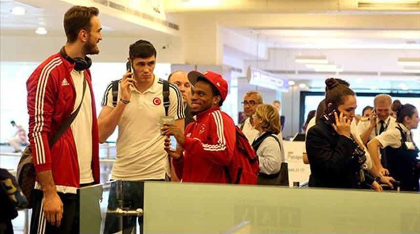 '12 Dev Adam' İstanbul&rsquo;a d&ouml;nd&uuml;