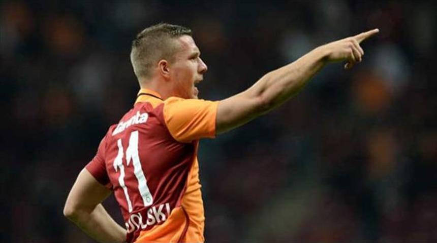 'Podolski yedek kalabilir'