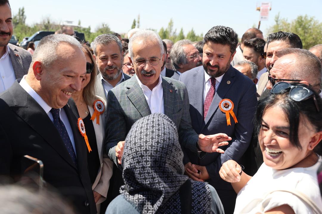 Bakan Uraloğlu açıkladı! Yolcu kapasitesi 2 milyona çıkıyor 2