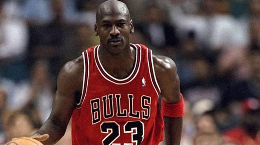 Michael Jordan'ın ayakkabısı 615 bin dolara satıldı