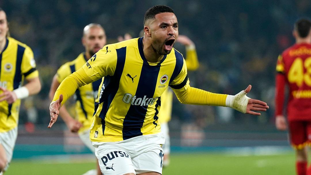 Fenerbahçe Türk futbol tarihinin en yüksek oyuncu satışı için hazırlanıyor! Yıldız oyuncu En-Nesyri için İngiliz devi West Ham devrede... 2