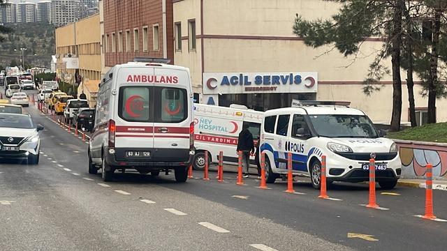 Kendisine bıçakla saldıran oğlunu av tüfeğiyle vurdu