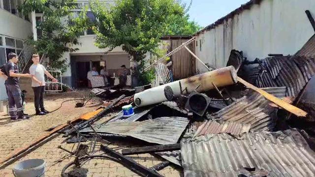 Şiran’da çatı yangını korkuttu 2