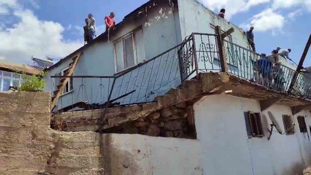 Şiran’da çatı yangını korkuttu 3