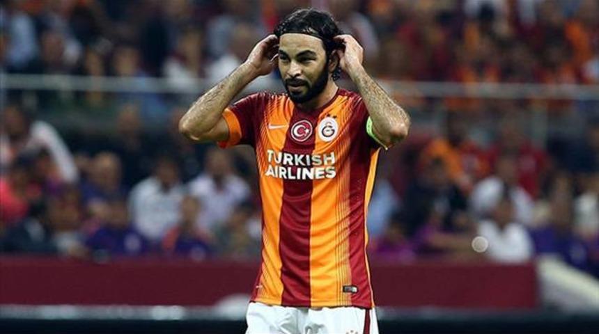 Sel&ccedil;uk İnan'a 2 ma&ccedil; men