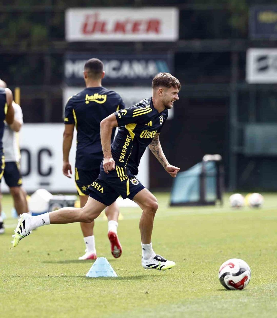 Fenerbahçe, Feyenoord maçı hazırlıklarını sürdürdü! 1