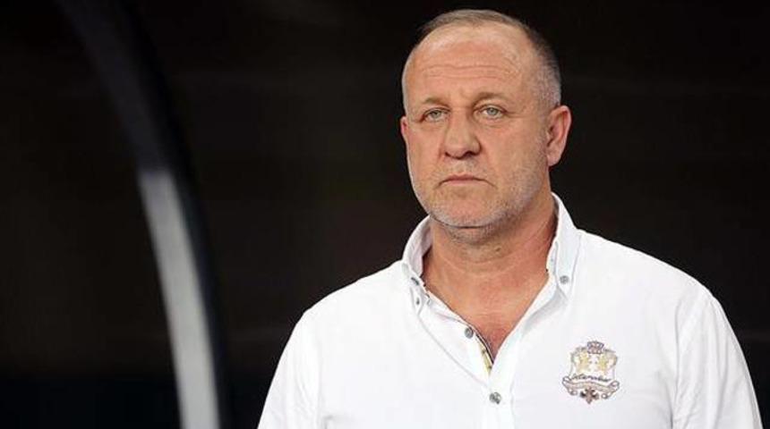 Mesut Bakkal istifa etti