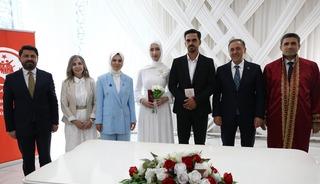 Bakan Göktaş, "Evlenecek Gençlerin Desteklenmesi Projesi"nden yararlanan çiftin nikah törenine katıldı