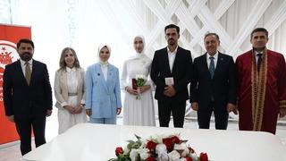 Bakan Göktaş, Evlenecek Gençlerin Desteklenmesi Projesinden yararlanan çiftin nikah törenine katıldı