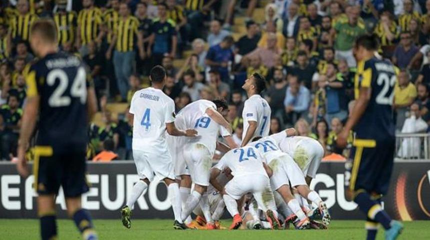 Moldeli futbolculara prim cep telefonu