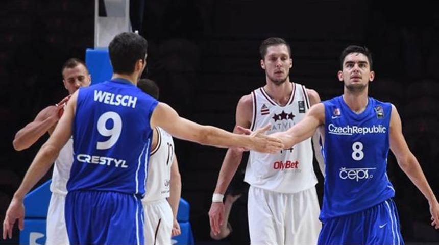 Letonya 70-97 &Ccedil;ek Cumhuriyeti