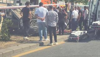 Ankara'da kontrolden çıkan otomobil refüje devrildi