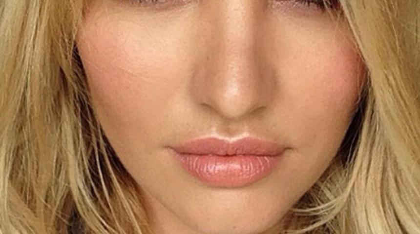 Modellerin makyaj selfie'leri