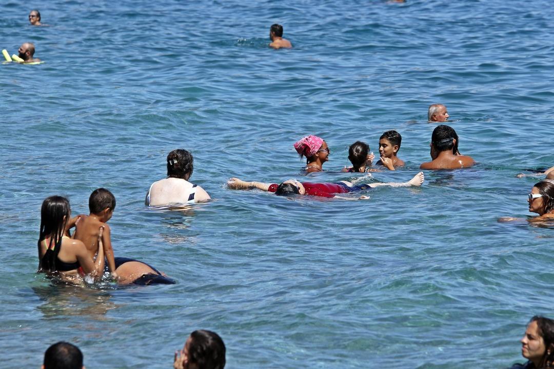 Antalya nın denizi bile yanıyor! Termometreler 45, deniz suyu 32 derece 2