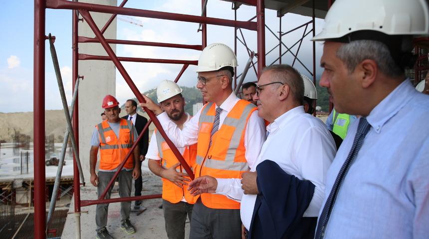 Sağlık Bakanı Memişoğlu, Rize Şehir Hastanesi inşaatında incelemede bulundu