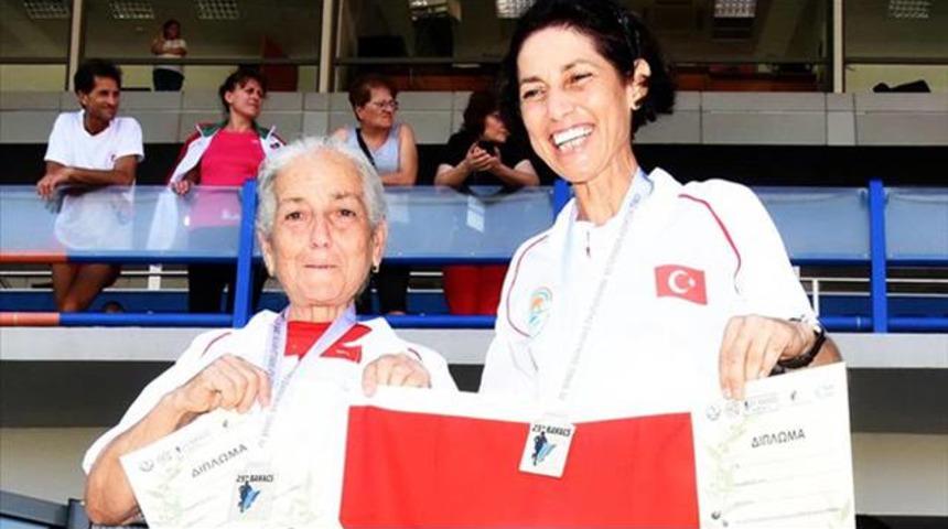 Anne-kız atlet Balkanlar&rsquo;ı salladı