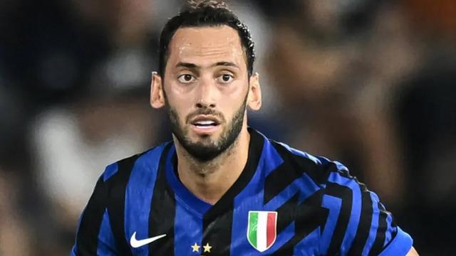 Hakan Çalhanoğlu'ndan sürpriz açıklama! Fenerbahçe ile görüştü mü? "Ben Galatasaray taraftarıyım"