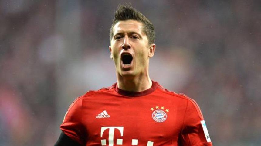 Futbol d&uuml;nyası Lewandowski'yi konuşuyor
