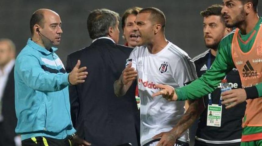 Quaresma'ya derbi şoku