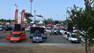 Modifiye araç tutkunları Trabzon'da düzenlenen festivalde bir araya geldi