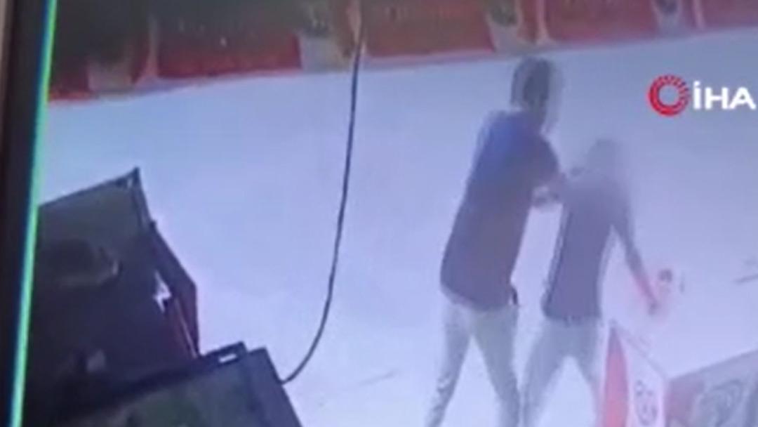 Marulu beğenmedi siparişi getiren çocuğu dövdü! O bekçi serbest bırakıldı 2