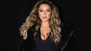 Hadise bikinisinin iplerini çözdü! Pozlarıyla yine olay oldu