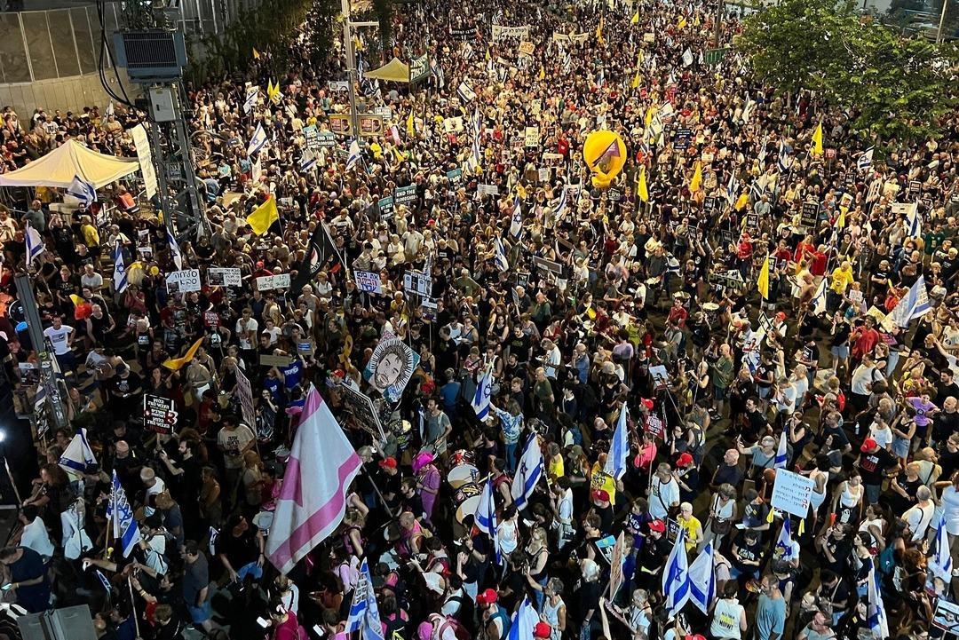  İsrail Tel Aviv’de tarihi protesto: Netanyahu hükümetine karşıt gösteriler devam ediyor! On binlerce İsrailli, Gazze politikalarına tepki gösterdi... 1