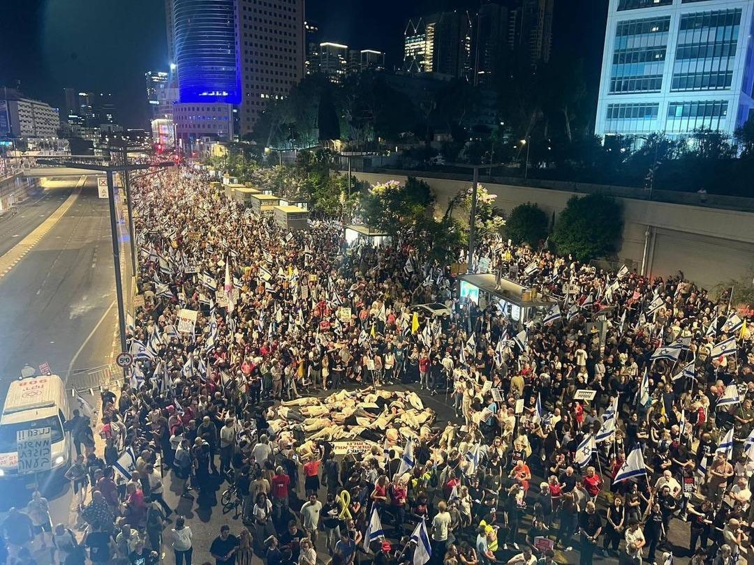  İsrail Tel Aviv’de tarihi protesto: Netanyahu hükümetine karşıt gösteriler devam ediyor! On binlerce İsrailli, Gazze politikalarına tepki gösterdi... 4