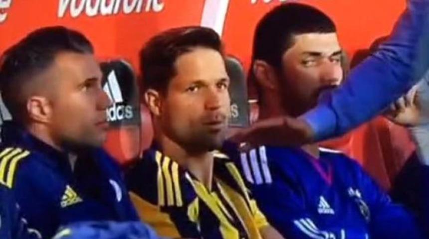 Van Persie'den Pereira'ya şok tavır