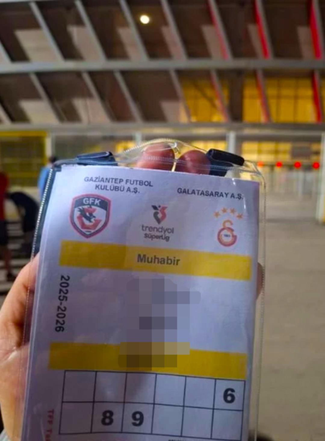 TFF den büyük hata! Gaziantep FK-Galatasaray arasında oynanan açılış maçında logo skandalı... Sosyal medya karıştı! 1