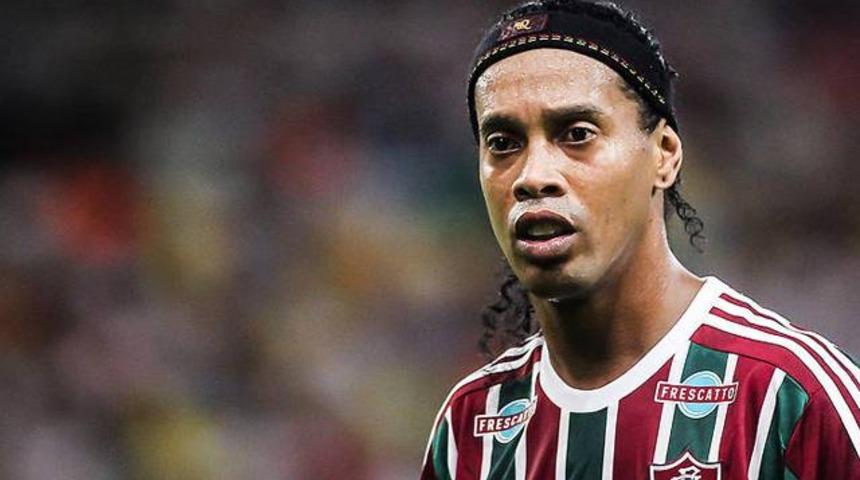 Ronaldinho'nun s&ouml;zleşmesi feshedildi