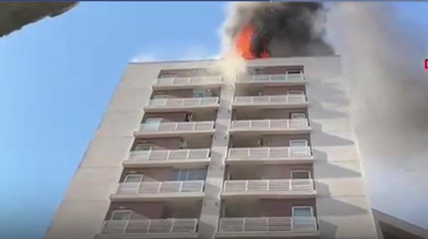 Bağcılar'da 15 katlı bir binada çıkan yangın 2 saatlik uğraş sonucu söndürüldü