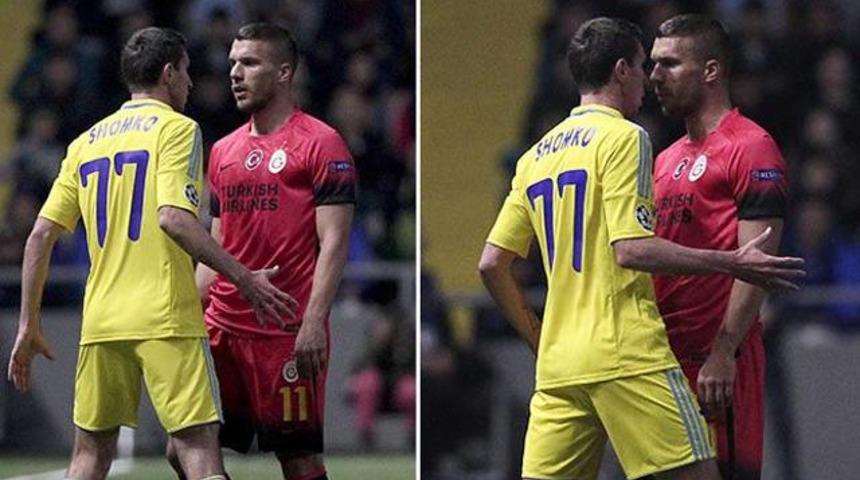 Olay! Podolski sinirlenip tekmeyi bastı